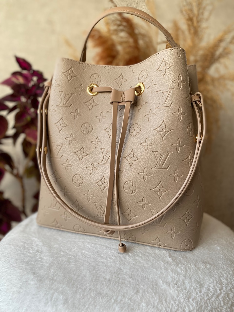 LV Krem Renk Premium Büzmeli Çanta