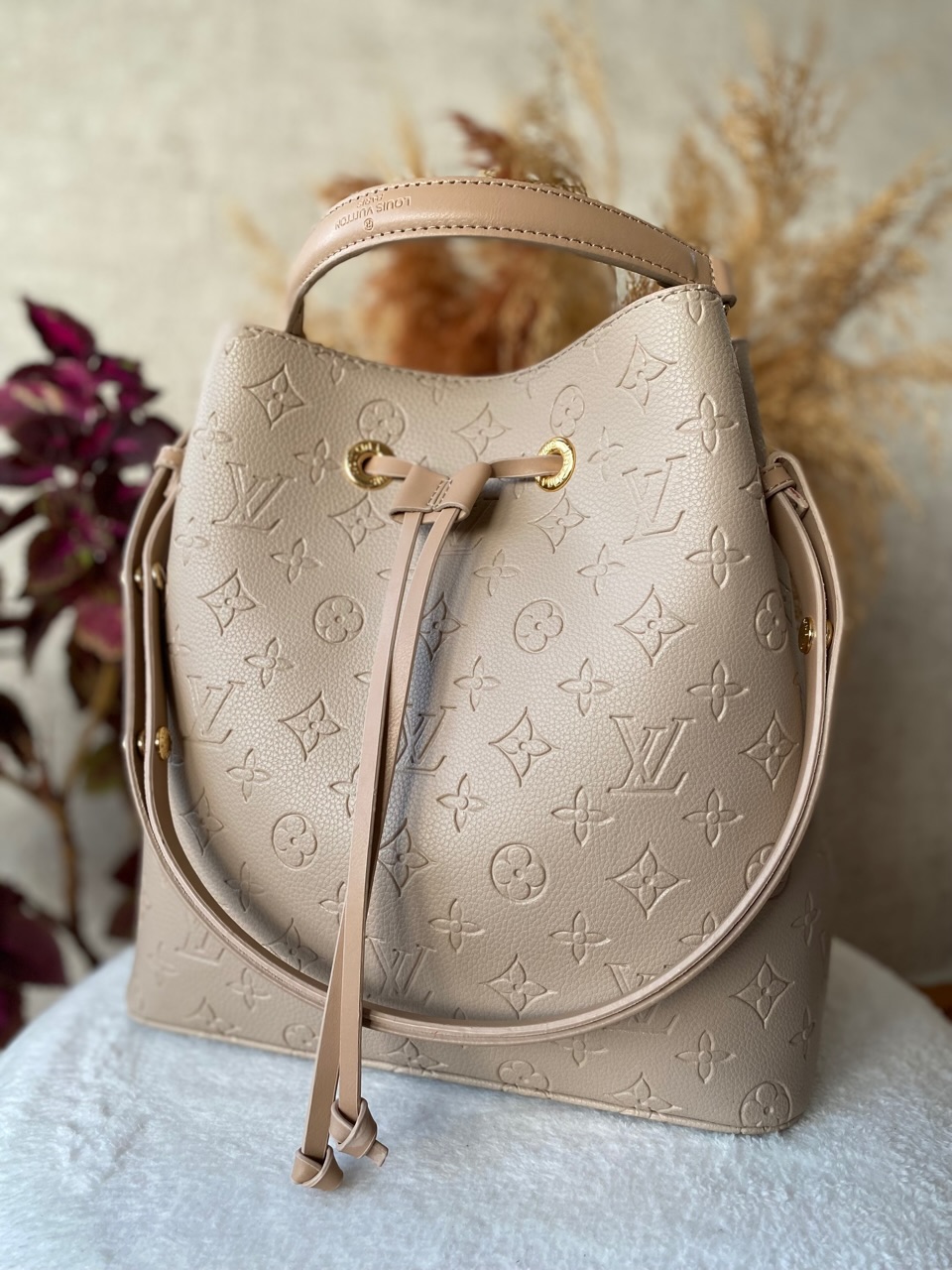 LV Krem Renk Premium Büzmeli Çanta