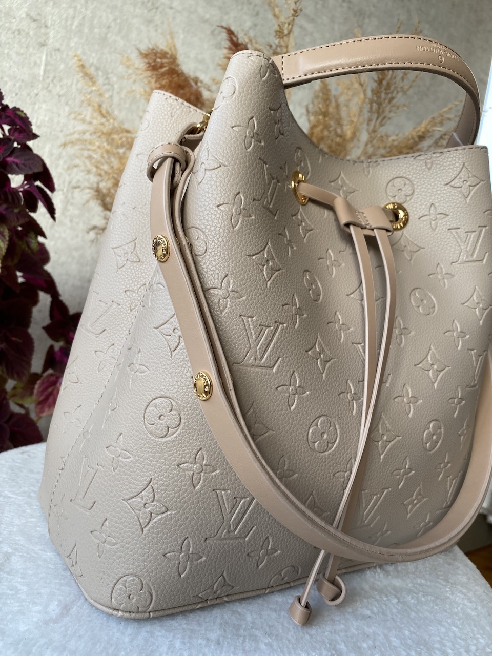 LV Krem Renk Premium Büzmeli Çanta