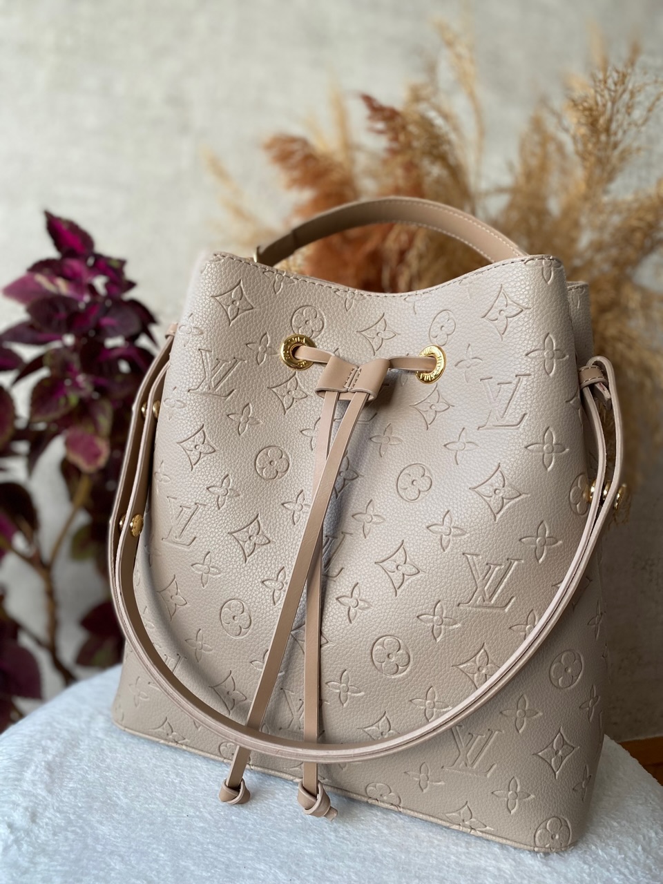 LV Krem Renk Premium Büzmeli Çanta