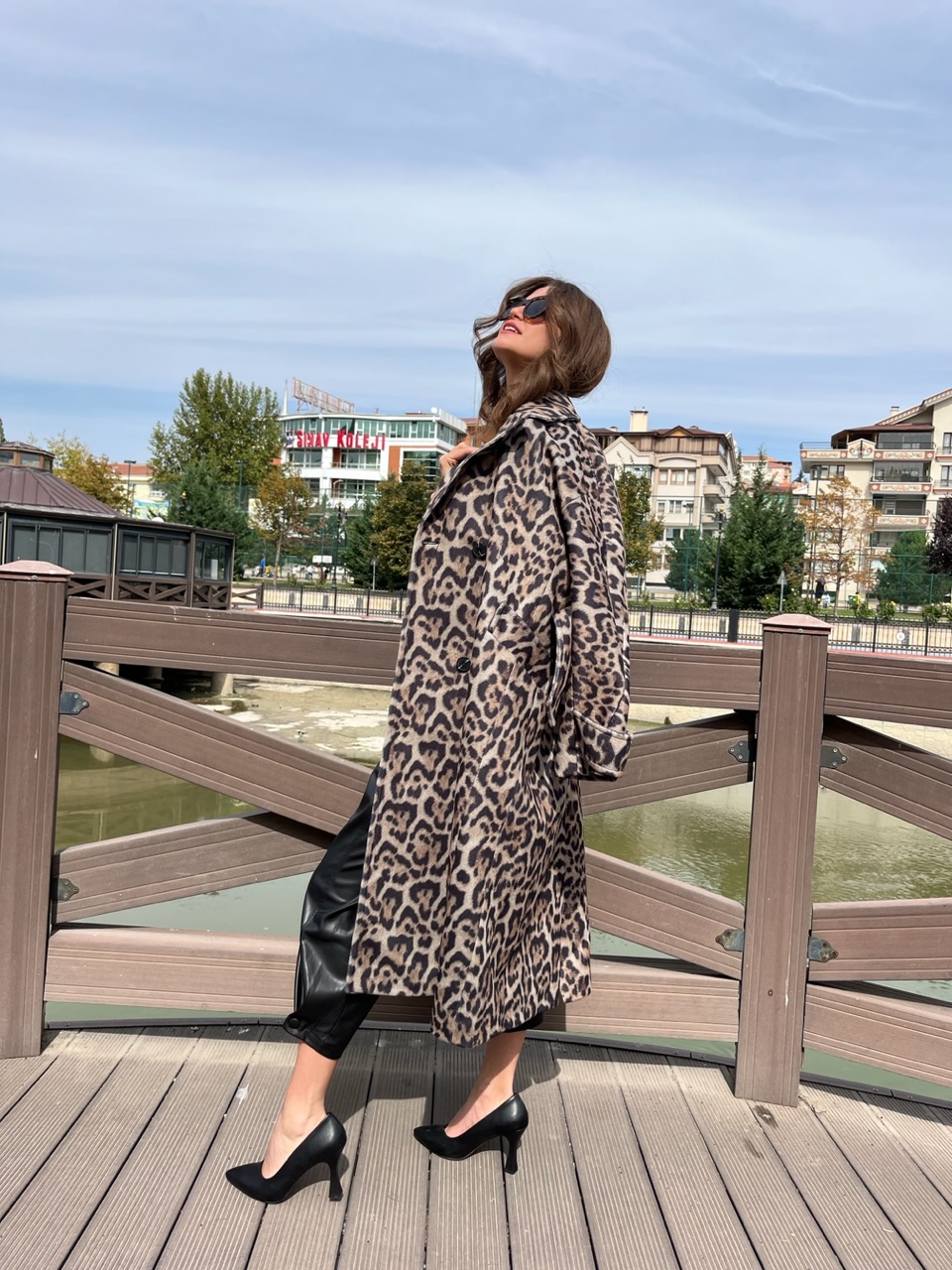 Leopar Premium Kuşaklı Kaban