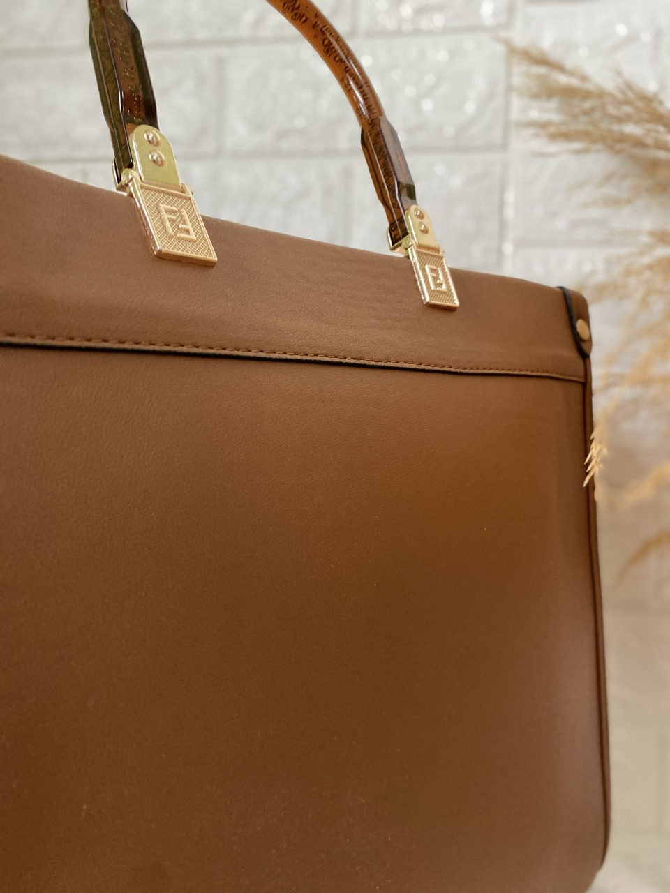 Taba Rengi Kasnaklı Fendi Çanta