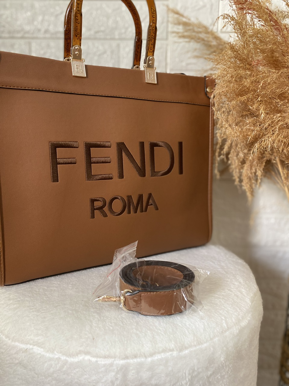 Taba Rengi Kasnaklı Fendi Çanta