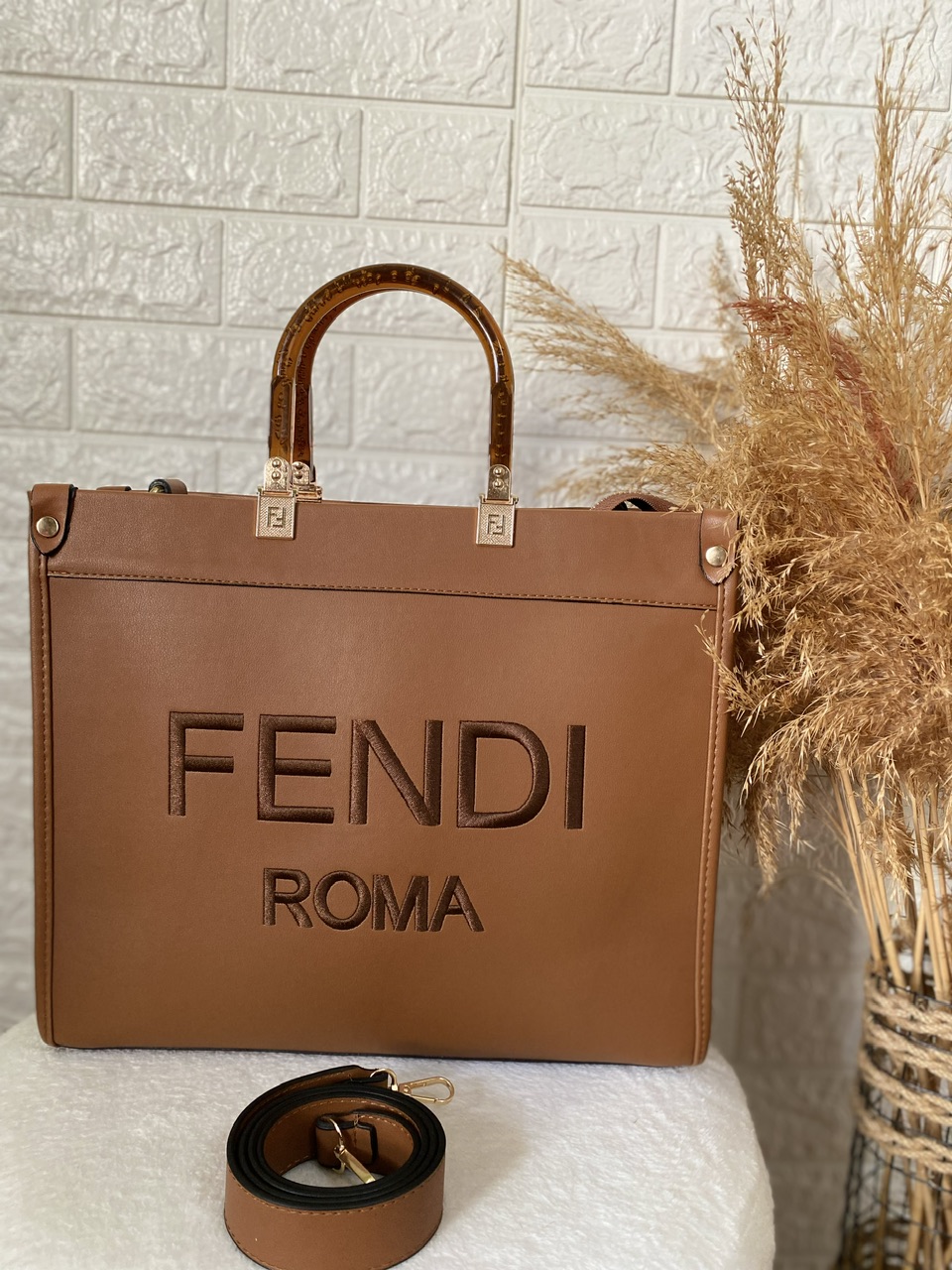Taba Rengi Kasnaklı Fendi Çanta