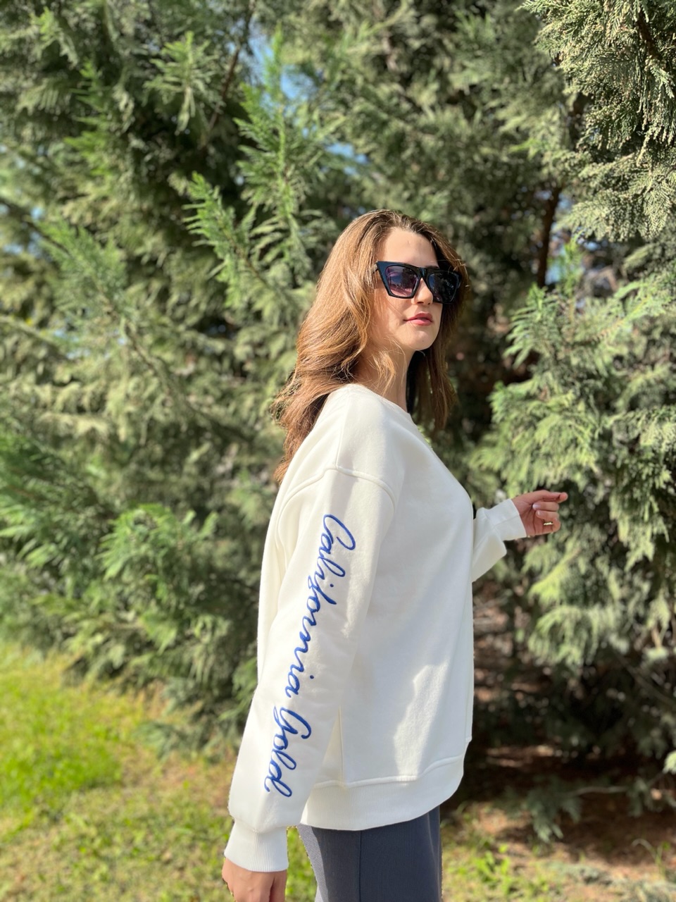 Bisiklet Yaka Şardonlu Beyaz Sweatshirt