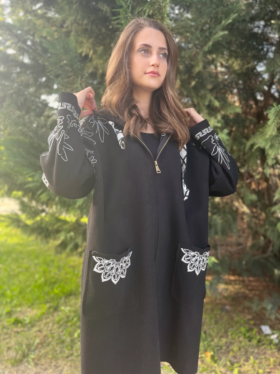 Siyah Kapüşonlu Etnik Desen Kaşe