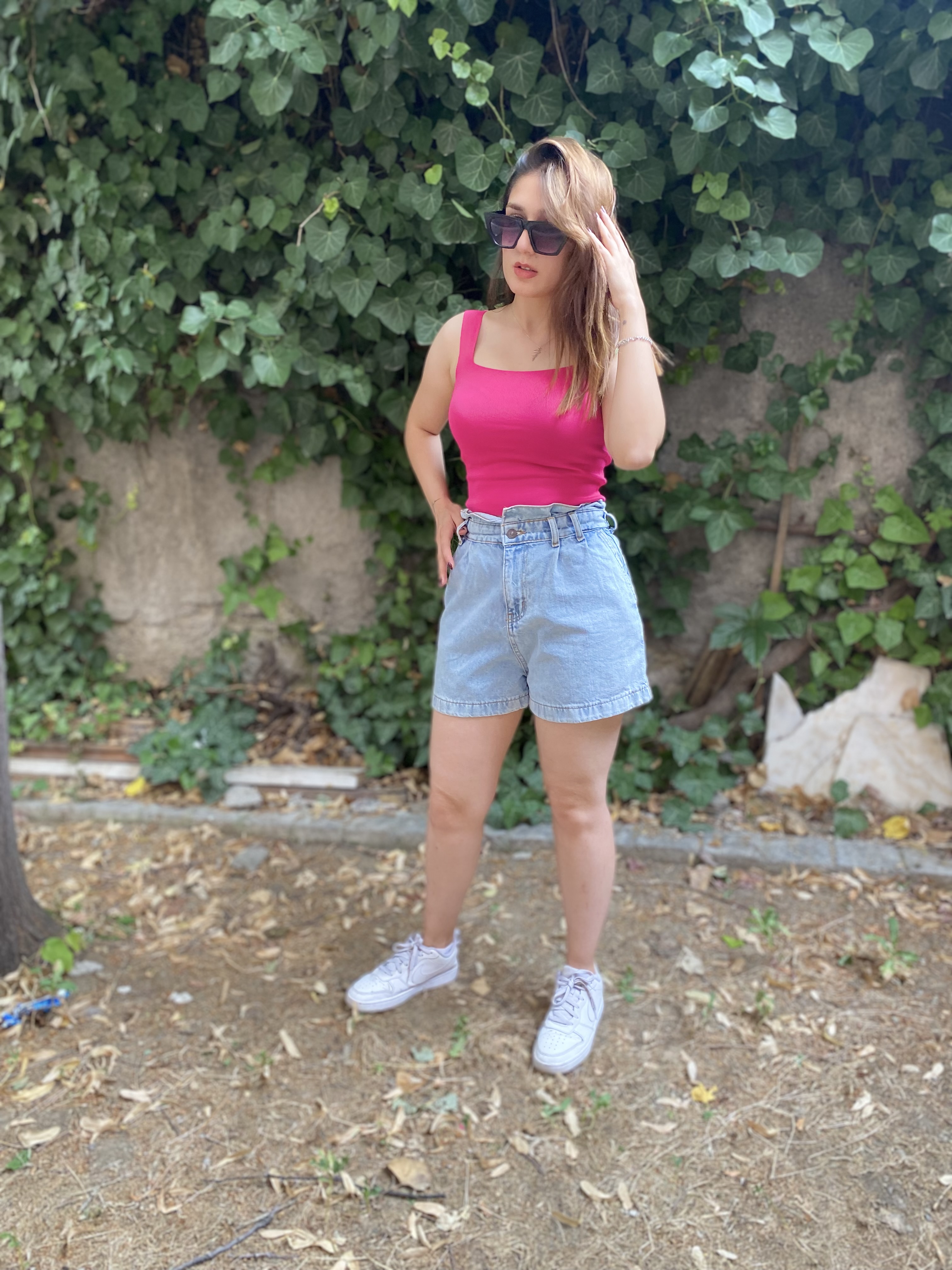 Beli .Lastikli Jean Şort