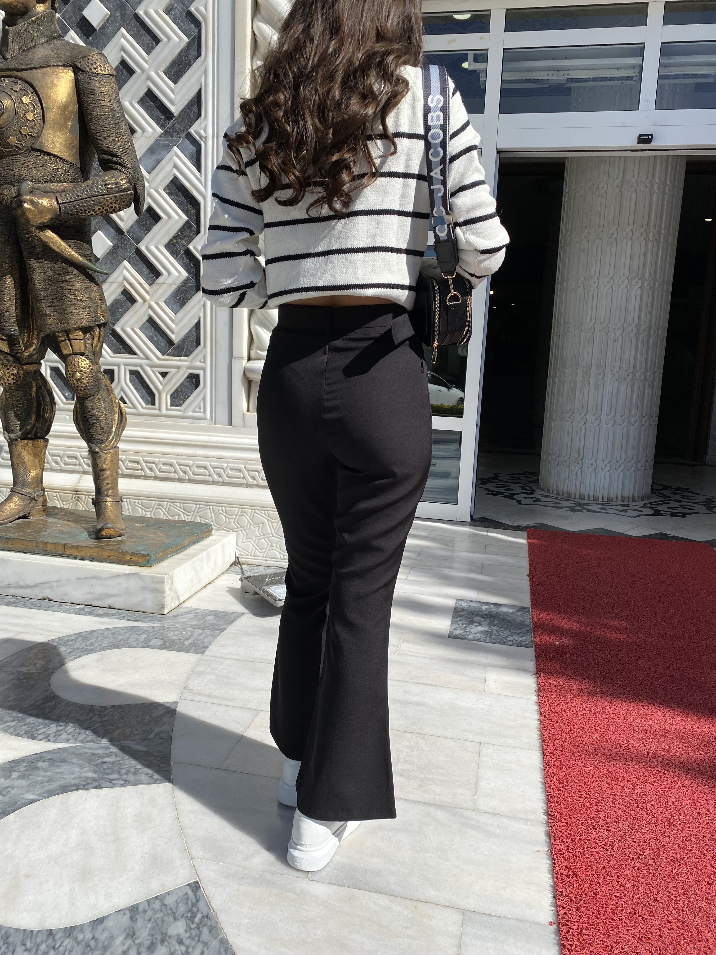 Krep Siyah Toparlayıcı İspanyol Paça Pantolon