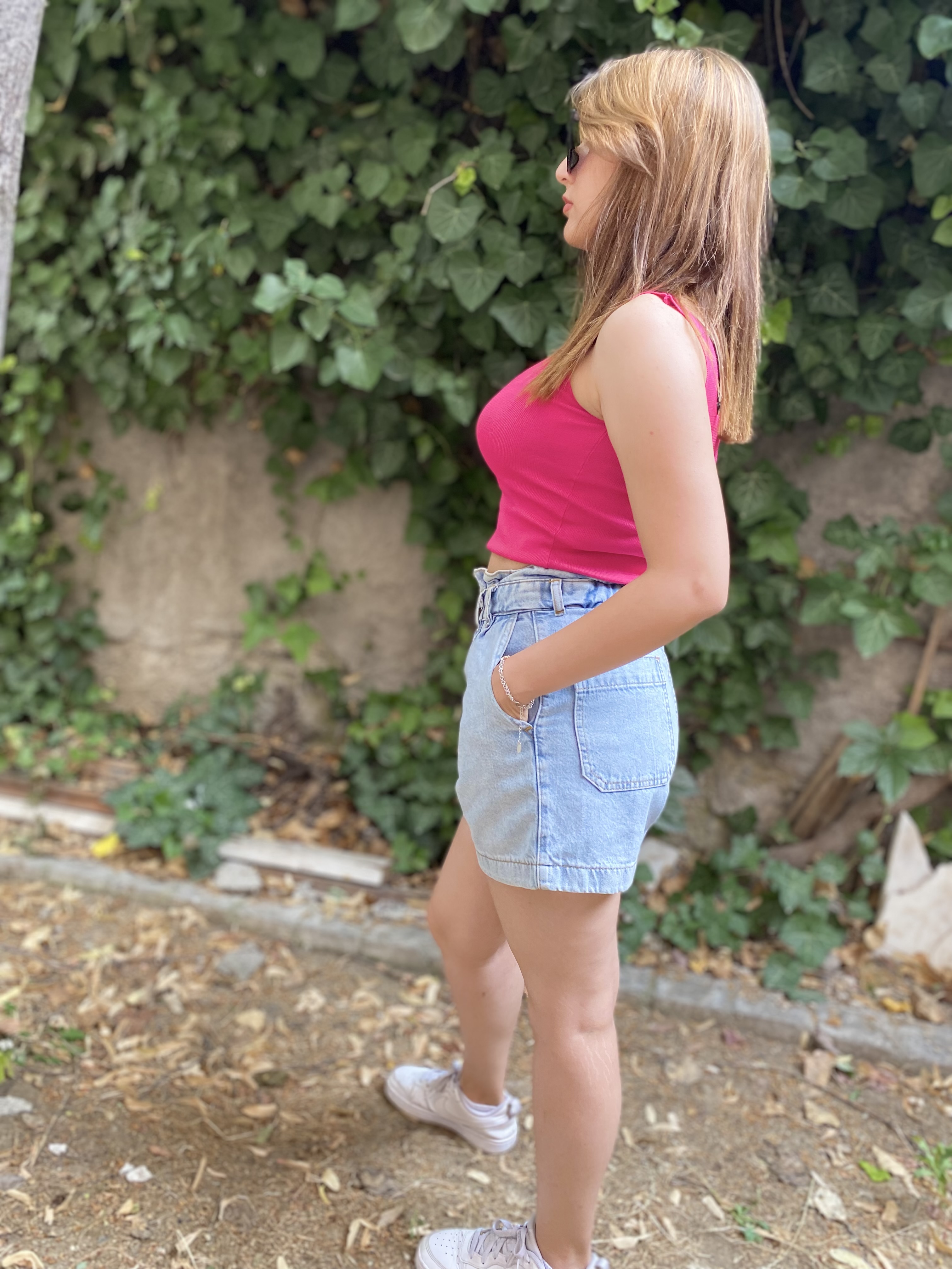 Beli .Lastikli Jean Şort