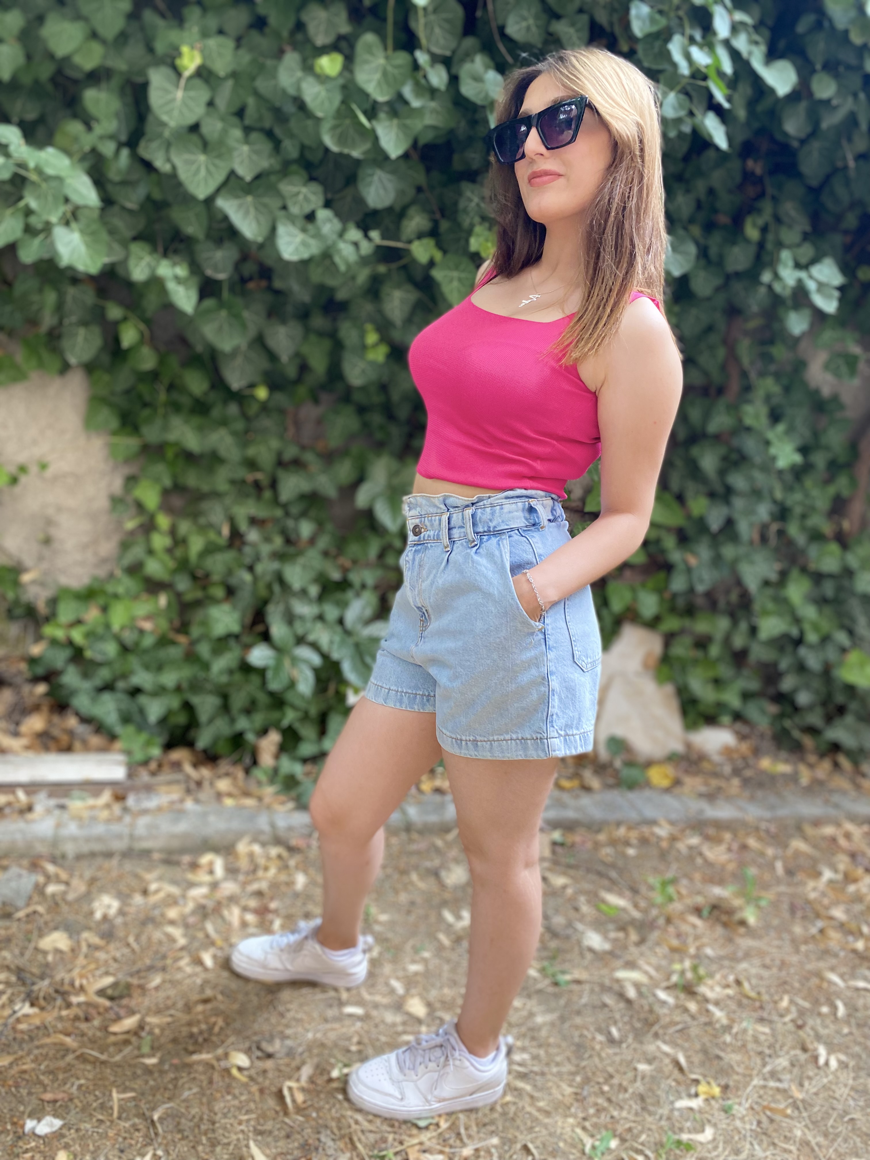 Beli .Lastikli Jean Şort