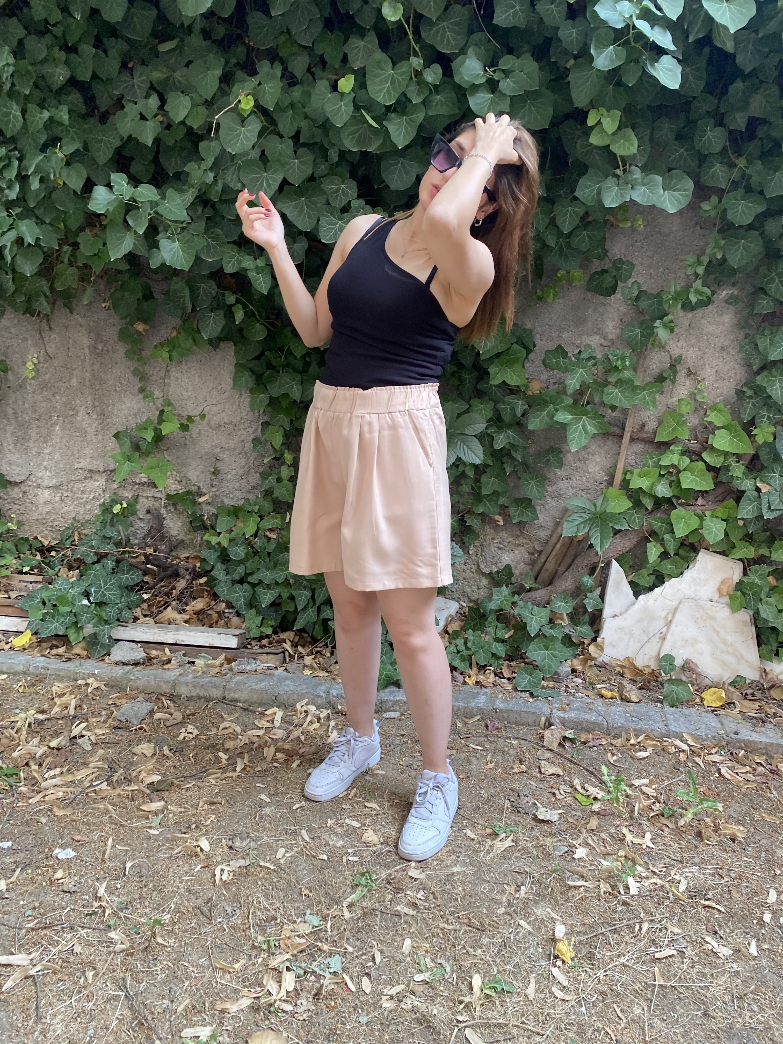 Bej Rahat Beli Lastikli Kalıp Şort