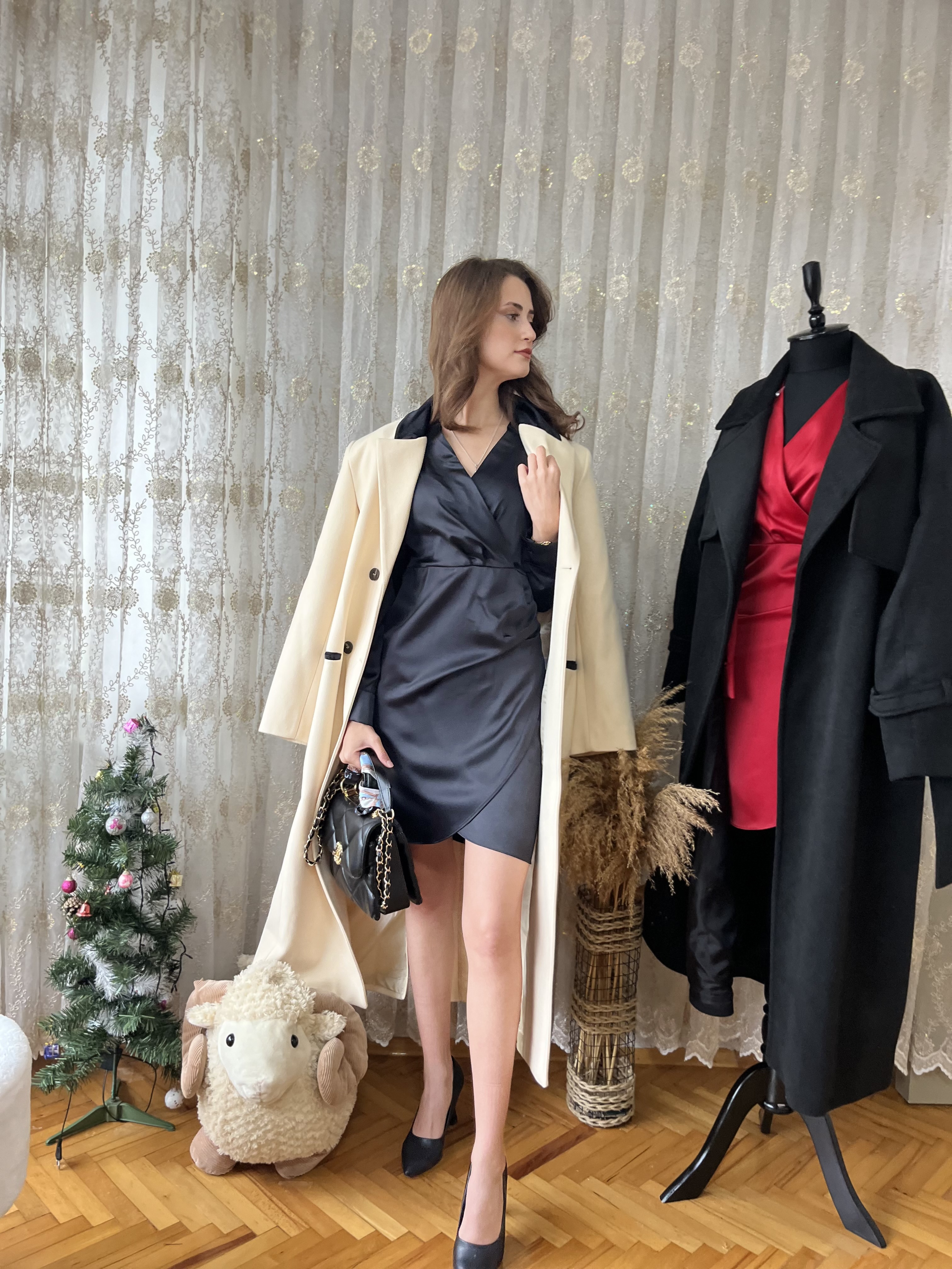 Kadife Yaka Cep ve Düğme Detaylı Exclusive Kaban