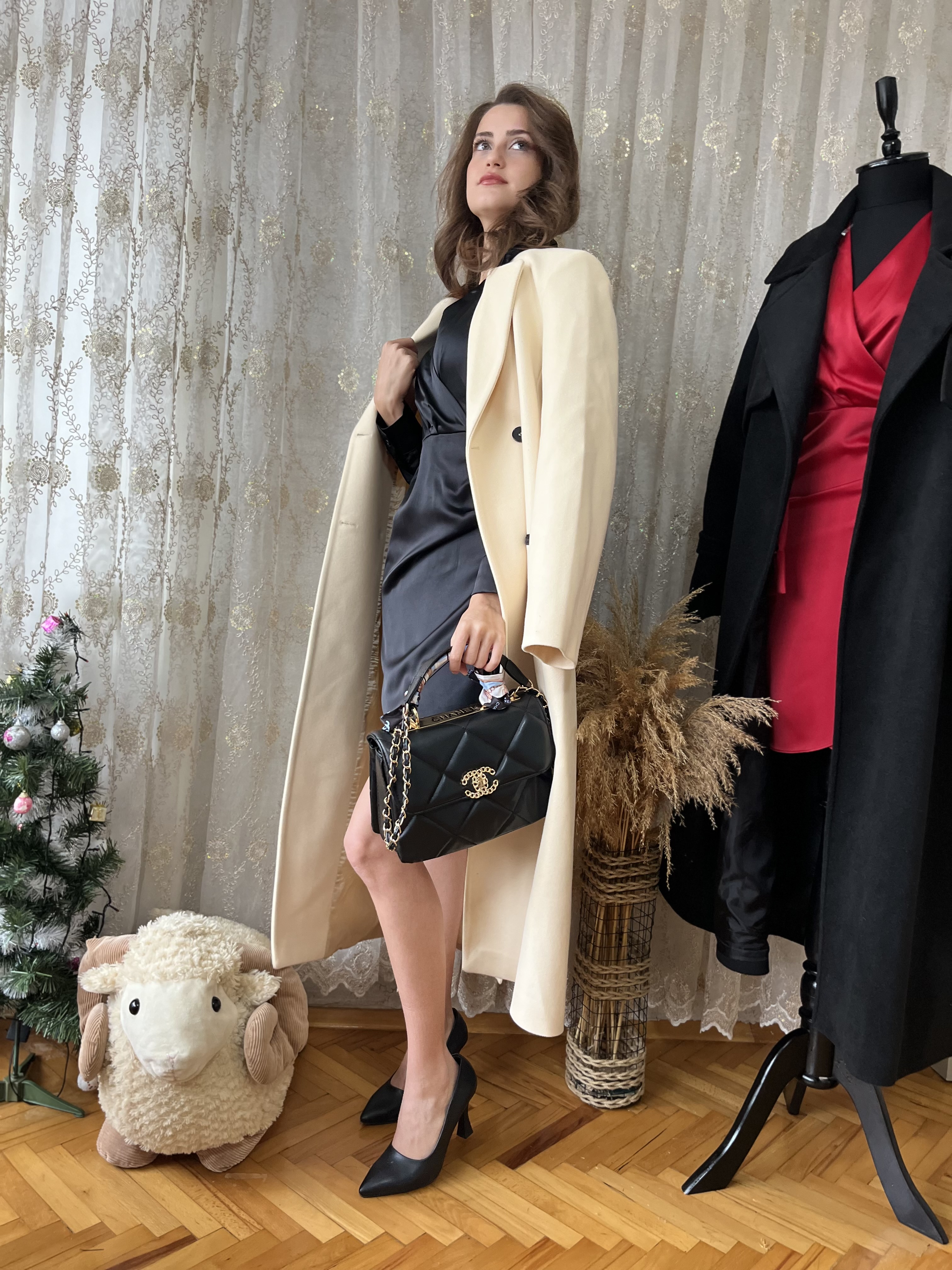 Kadife Yaka Cep ve Düğme Detaylı Exclusive Kaban