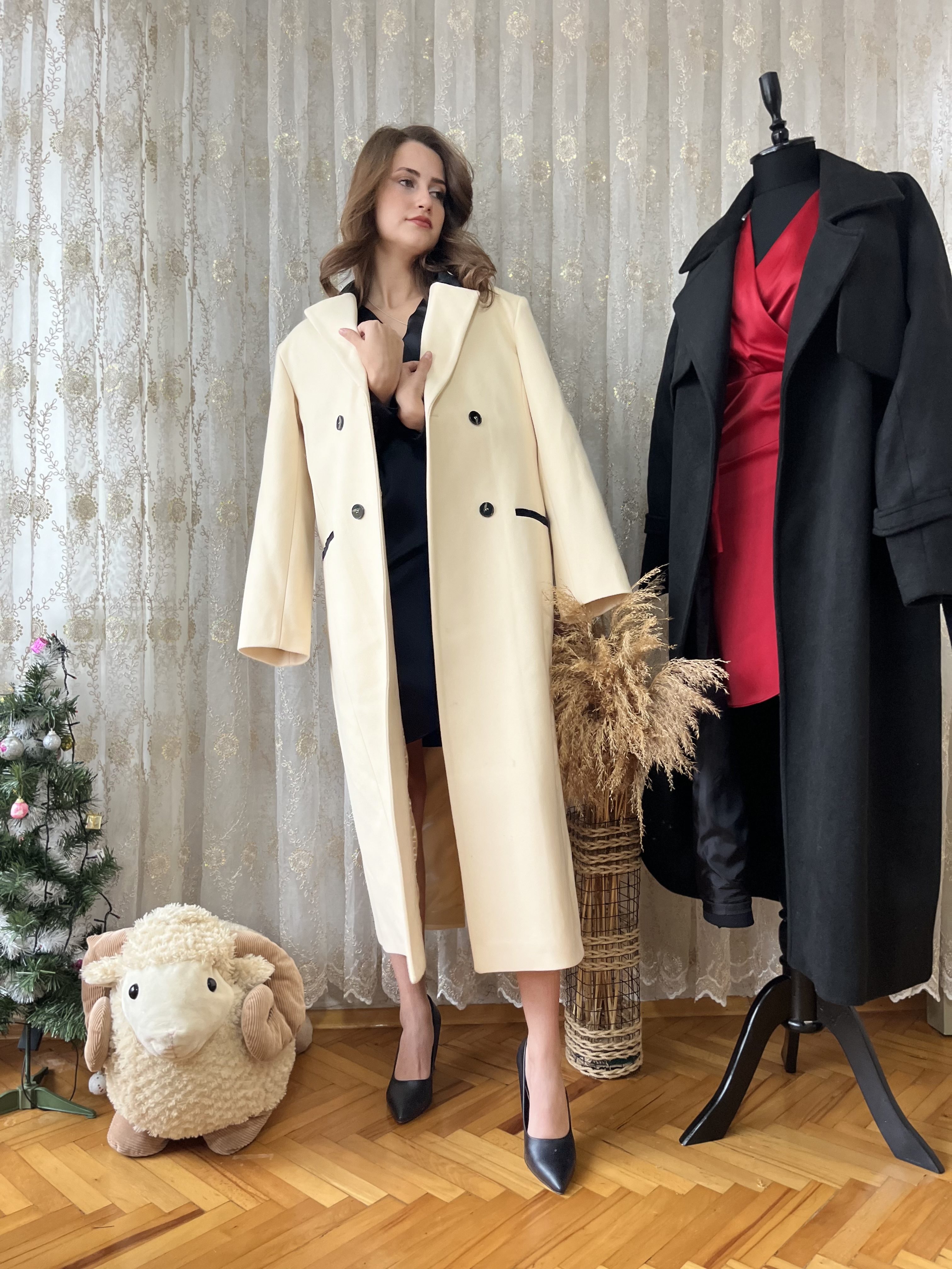 Kadife Yaka Cep ve Düğme Detaylı Exclusive Kaban