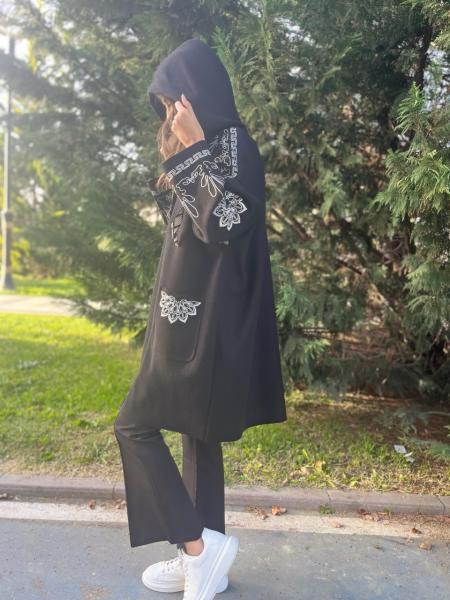 Siyah Kapüşonlu Etnik Desen Kaşe