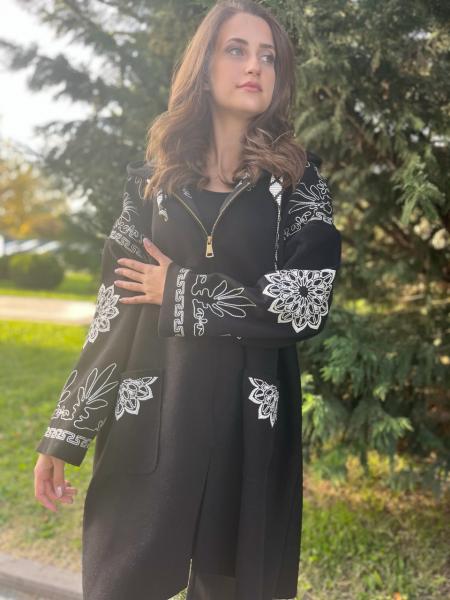 Siyah Kapüşonlu Etnik Desen Kaşe