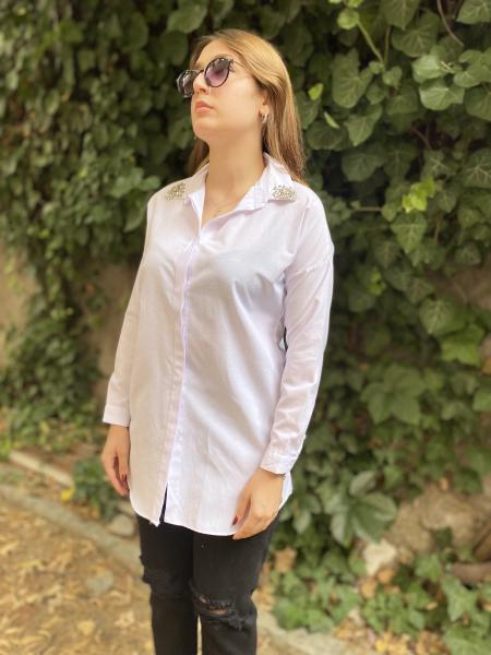 Yakası Taşlı Beyaz Gömlek