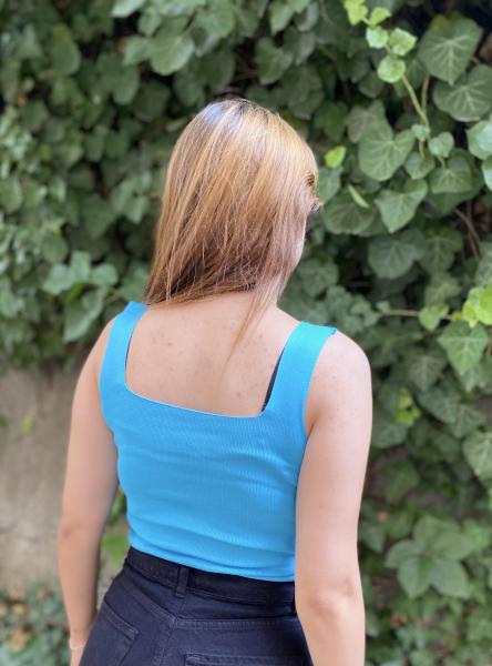 Mavi Kare Yaka Crop