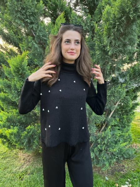 İnci Detay Siyah Bogazlı Triko Kazak