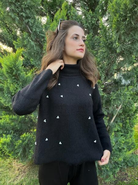 İnci Detay Siyah Bogazlı Triko Kazak